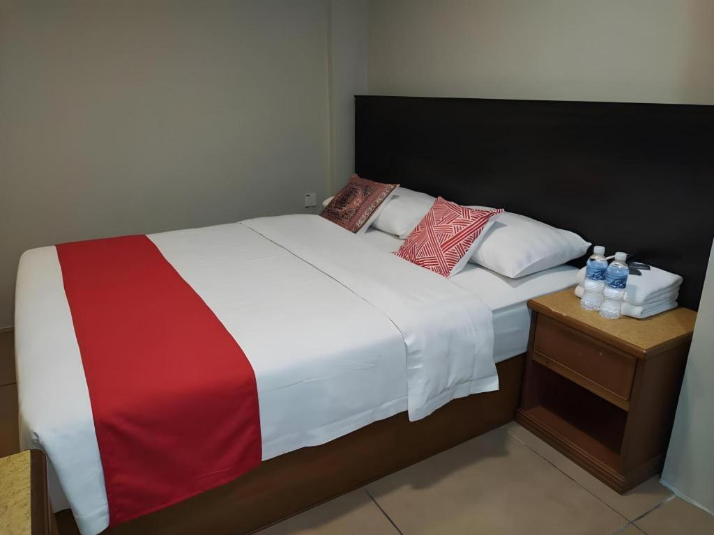 River Park Hotel Сибу Экстерьер фото
