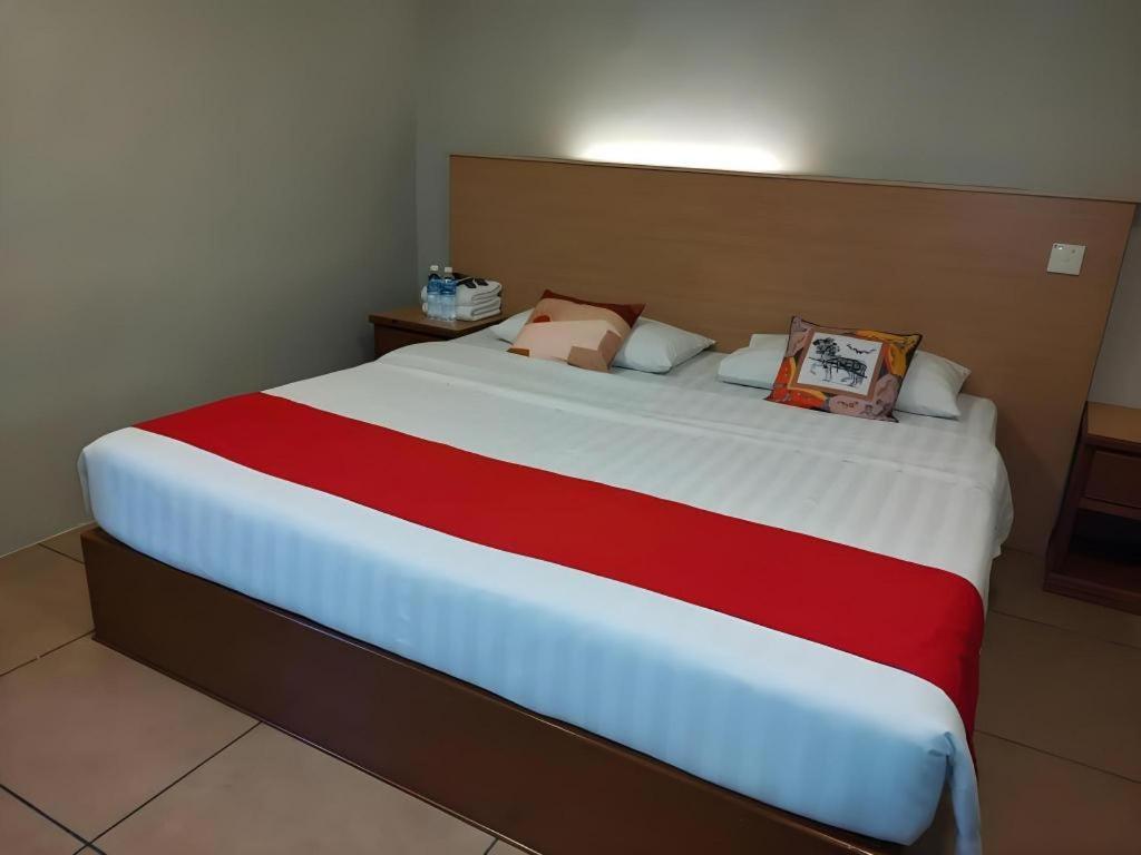 River Park Hotel Сибу Экстерьер фото